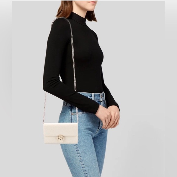 Authentic Gucci cream white interlocking GG woc on chain - Picture 2 of 11